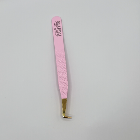 THE 'QUEENIE' TWEEZER